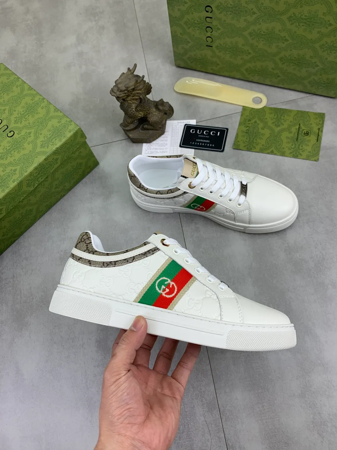 Men's Men's Shoes P420 💰[New Style] 🆘 The latest model from Gucci's official website🎁Classic casual and fashionable men's shoes👟Hot style💥Simple and elegant style, exclusive for trendy men. Unique latest brand elements from the official website👑Gucci original decoration, fashionable and generous, made of original soft calfskin fabric➕Comfortable soft sheepskin lining ✅The official website specifies wear-resistant rubber outsole_full of elasticity, classic model taken in real life🎬Color: 2️⃣colors available😍Number: 38-44